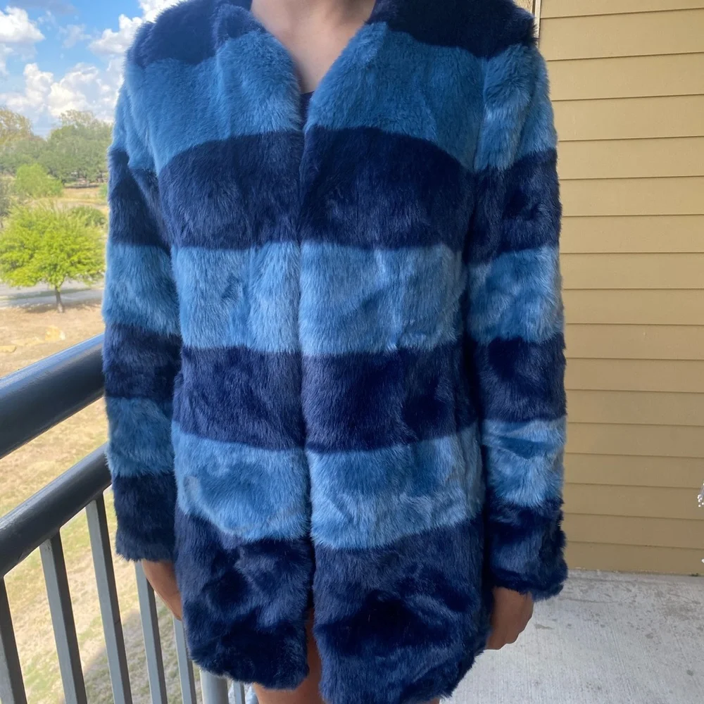 Blue/purple faux fur coat - Picture 3 of 4